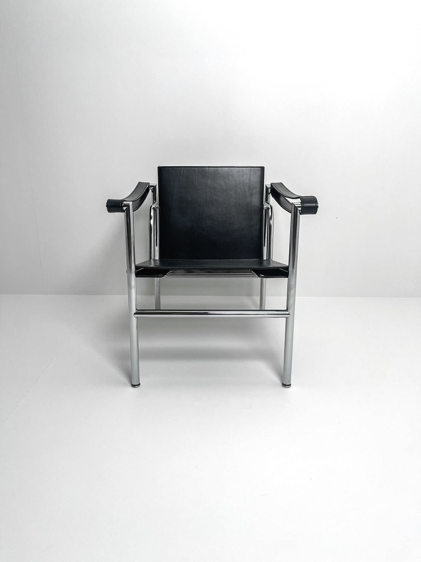 LC1 chair by Le Corbusier