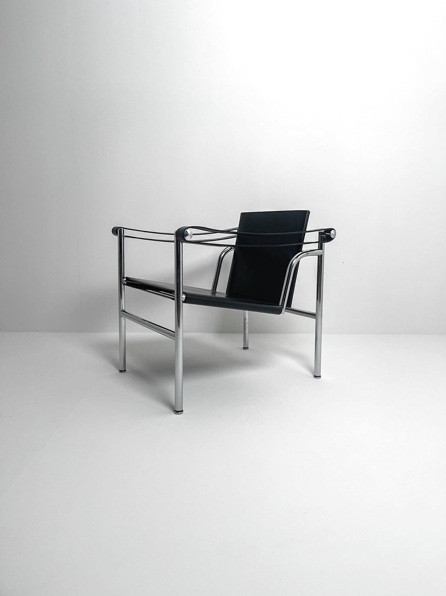 LC1 chair by Le Corbusier