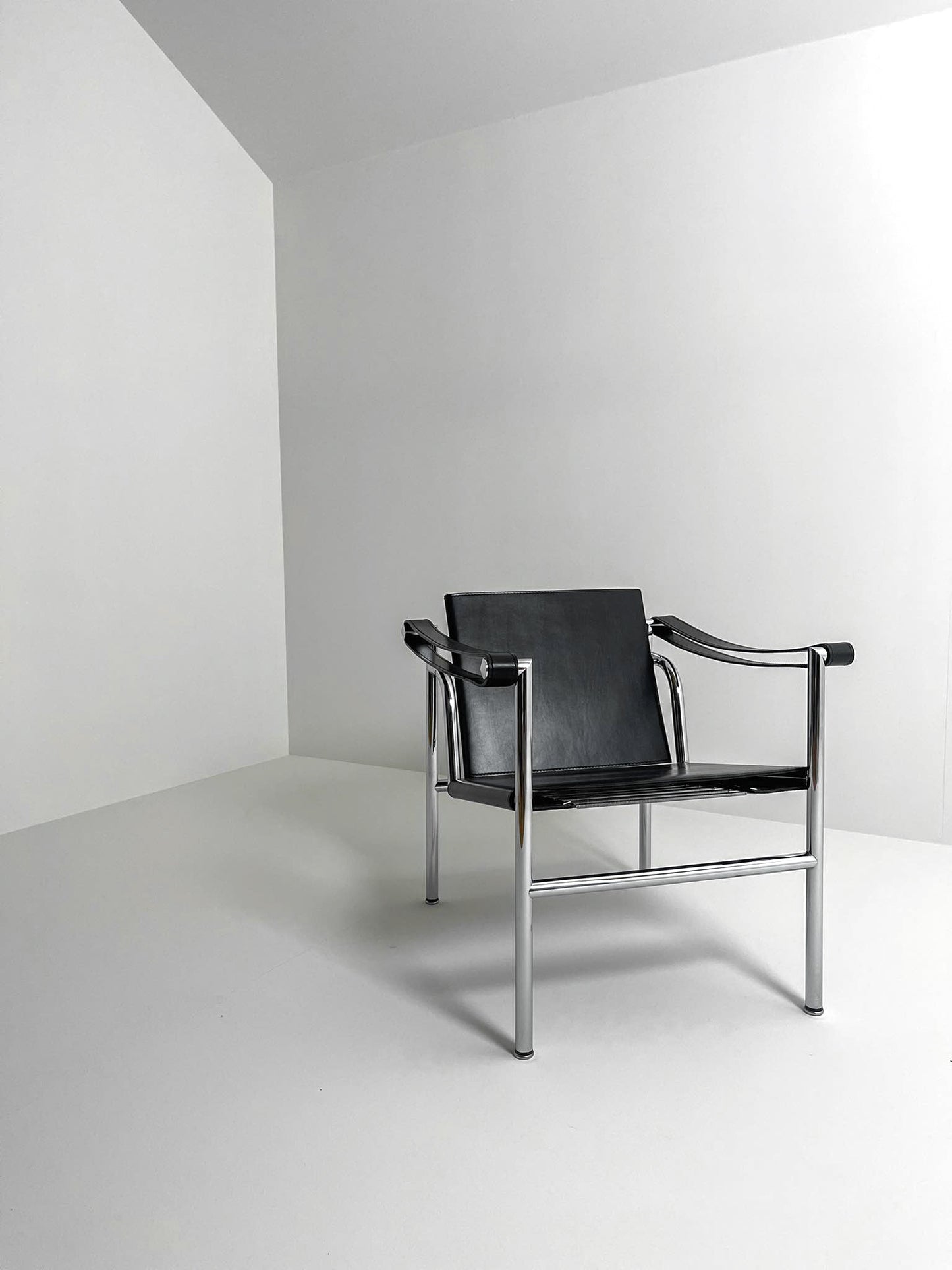 LC1 chair by Le Corbusier