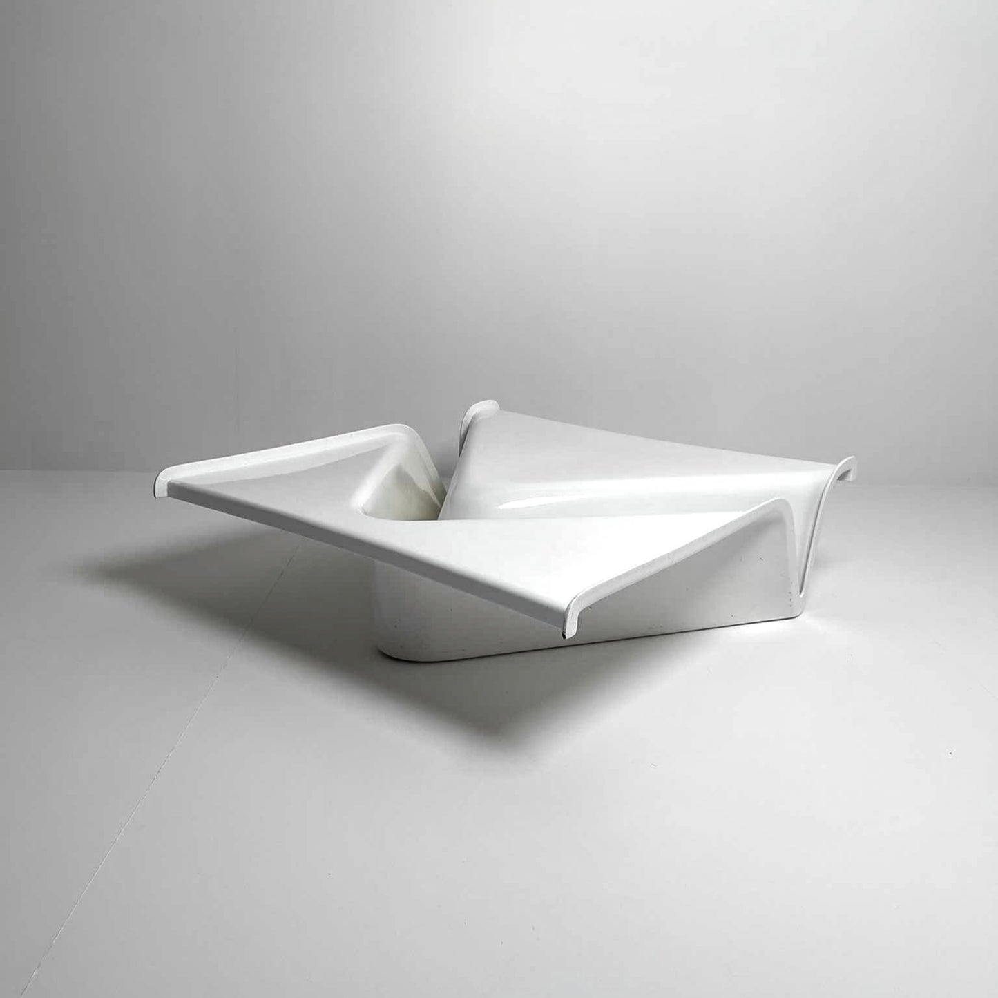 Franca Stagi & Cesare Leonardi ‘Kappa’ table