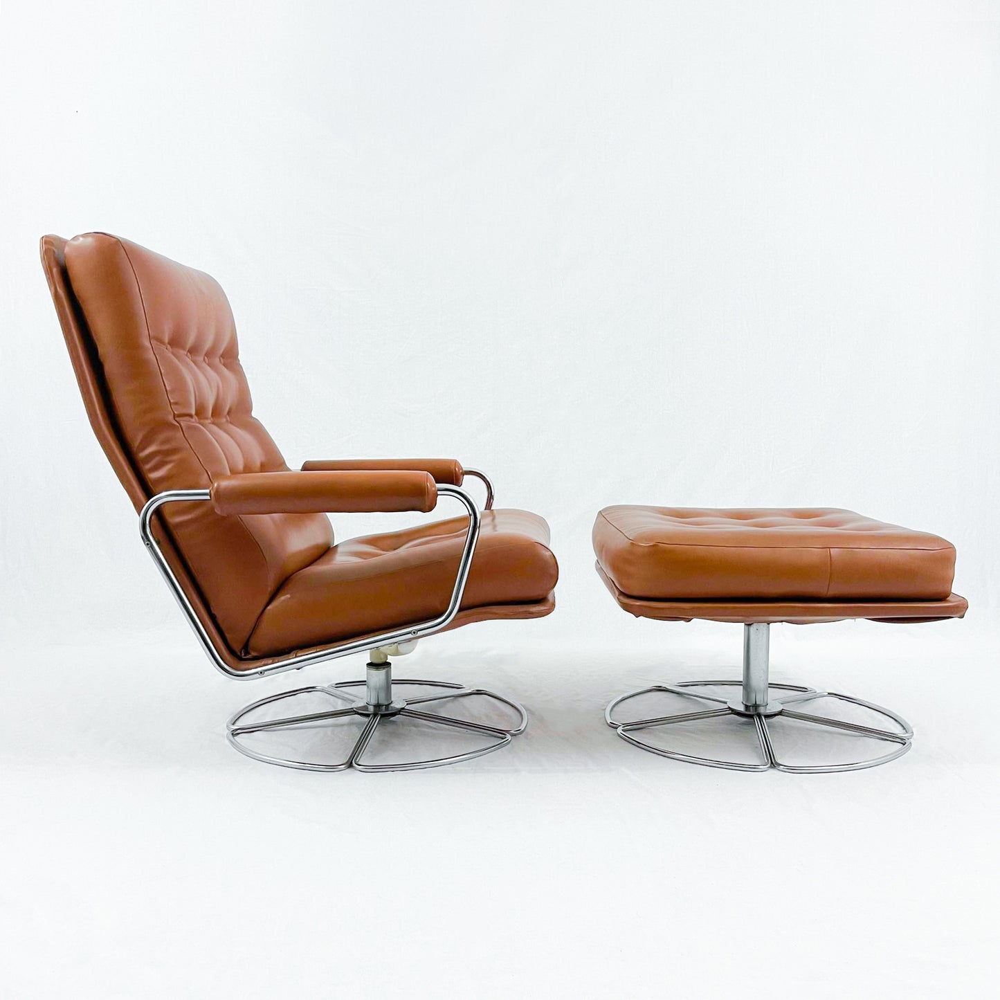 Jan Des Bouvrie swivel armchair for Gelderland, 1973