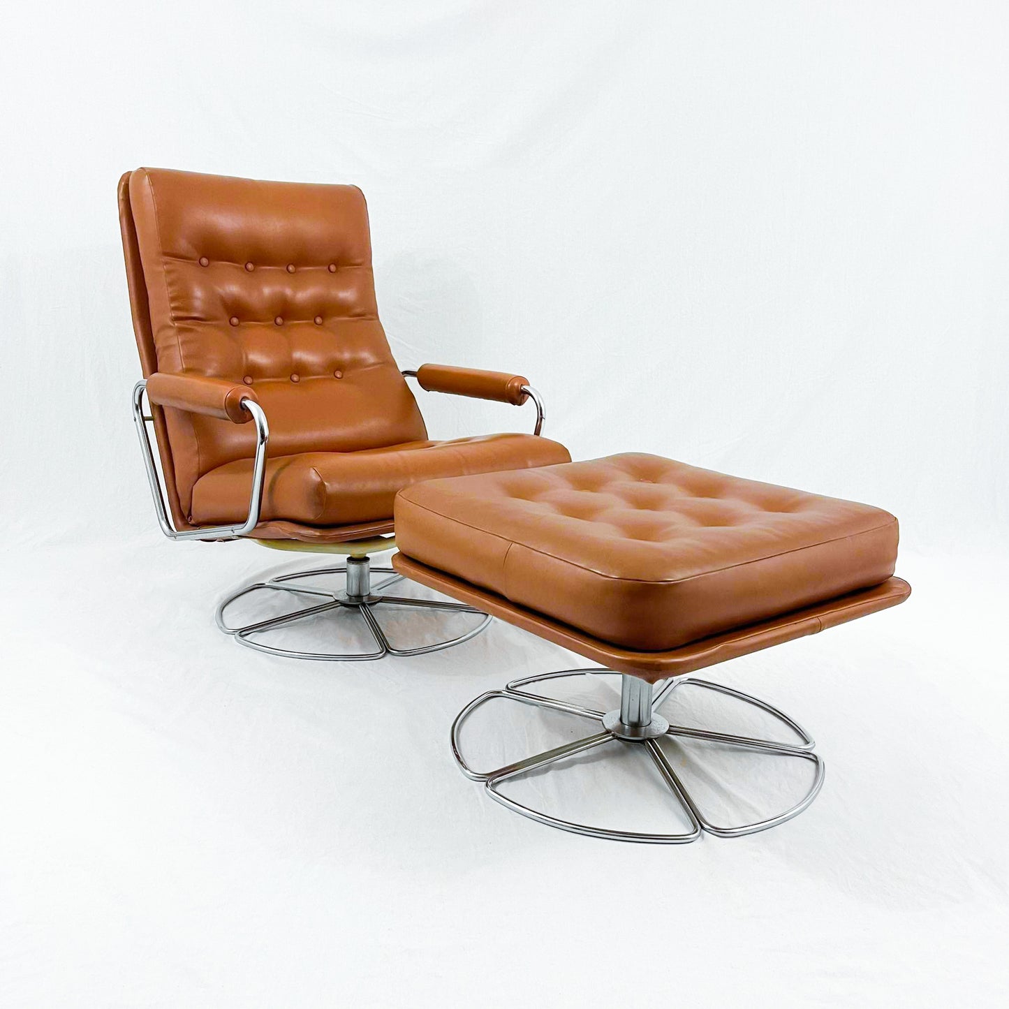 Jan Des Bouvrie swivel armchair for Gelderland, 1973